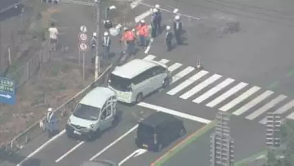インターチェンジ降りた交差点で追突か　尾道市で車5台が絡む事故　8人搬送・女性1人重傷見込み　広島