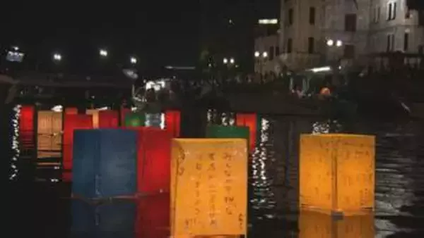平和を願う6000個の光　８月６日「原爆の日」夜に、犠牲者を追悼する灯ろう流し　原爆ドーム前を流れる元安川で