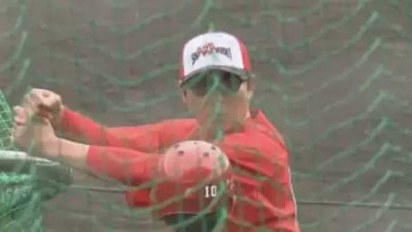 【カープ沖縄キャンプ】快音響かせる佐々木泰　新井監督の“沈黙”を破らせ熱血指導　和製大砲への階段