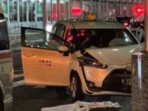 広島市中心部でタクシー同士が衝突　右直事故か　運転手や乗客など４人がけが