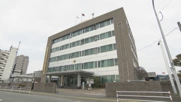 血を吐いた状態で歩道に倒れている女性見つかる　女性はその後死亡　事件と事故の両面で捜査