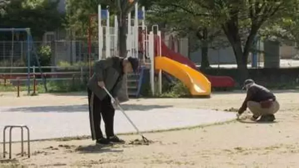 「いつ誰が倒れるかわからん」子どもたちの遊び場や大人がくつげる場所”地域の公園”が危機　高齢化で見えた実態　福岡県北九州市
