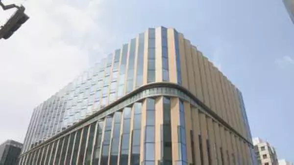 博多駅前に西日本シティ銀行の本店ビル開業　窓口は平日午後8時まで営業　九州初出店の飲食店も