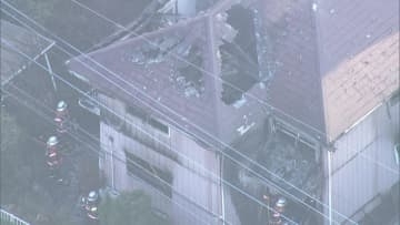 「煙が充満している。逃げられない」2階建て住宅で火災　焼け跡から1人の遺体