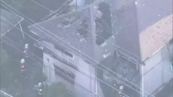 「煙が充満している。逃げられない」2階建て住宅で火災　焼け跡から1人の遺体