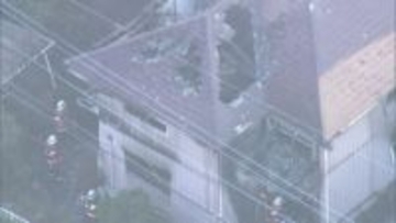 「煙が充満している。逃げられない」2階建て住宅で火災　焼け跡から1人の遺体