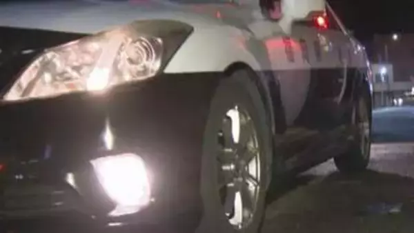 早朝の繁華街近くの駐車場を出てふらつき走行の車→基準値3倍超のアルコール　39歳会社員の男「午前5時まで飲んでいた」