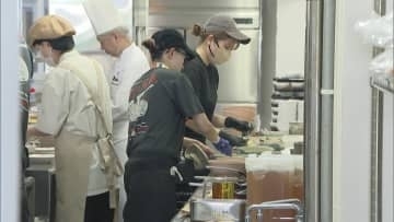 看板メニュー「ぺぺたま」母校で振る舞う　パスタとピザの店「らるきい」