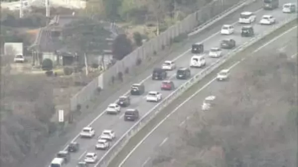 九州道上りで一時30キロ超の渋滞で混雑続く　3日も25キロの渋滞予想