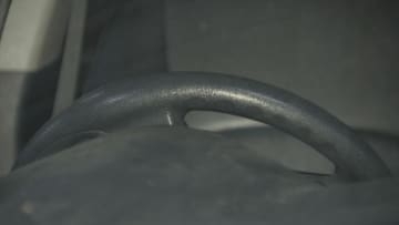 道路を横断しようとした自転車が車にはねられる　75歳の女性が死亡