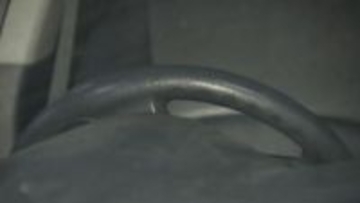 道路を横断しようとした自転車が車にはねられる　75歳の女性が死亡