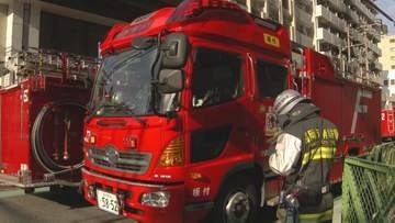 「車が燃えている」数え切れない通報　ごみ収集車１台燃える　けが人なし　JRの駅にほど近い住宅街