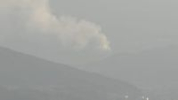 「小屋から出火して山に燃え移っている」福岡市早良区で山林火災　消防が消火活動中　小屋の所有者の男性「ストーブに灯油を入れていたら、燃えだした」