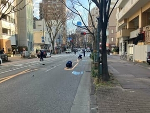 「人が倒れている」成人男性がトラックにはねられ死亡　トラック運転手は「倒れている人をひいた」と通報　福岡市中央区の"けやき通り”