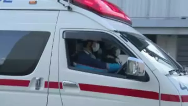 Ｔ字路を直進していた原付バイクに右折してきたトラックが衝突　73歳女性が死亡　トラック運転の29歳会社員の男を現行犯逮捕