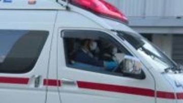 Ｔ字路を直進していた原付バイクに右折してきたトラックが衝突　73歳女性が死亡　トラック運転の29歳会社員の男を現行犯逮捕