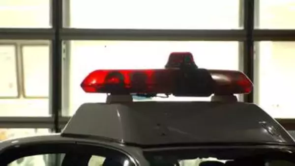 交際相手の10代後半の女性の顔を殴り、頭・腕・尻を蹴ってけがをさせたか　28歳アルバイトの男逮捕