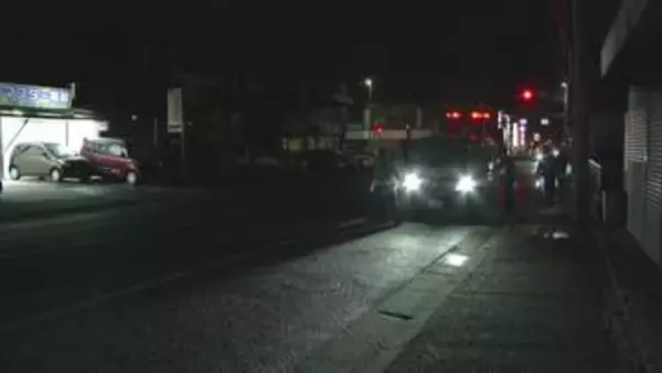 道路横断中に軽乗用車にはねられ・・・　女性（71）意識不明で搬送→約5時間後に死亡　見通しのいい直線道路