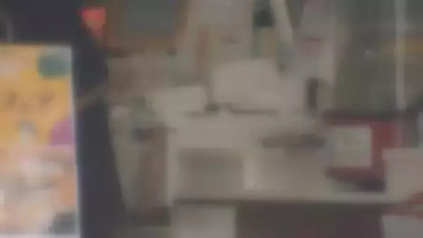 「せき止めの薬を飲んでわけが分からなくなって」コンビニのレジカウンター内に侵入か　職業不詳の男逮捕