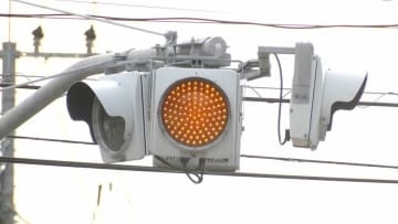 姿を消す「点滅信号」　ピーク時6200基→現在2000基に　災害の頻発で”むしろリスク”露呈”危ない信号”に