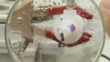 「油性マジックがあっという間に消えた」秒速250メートルのミスト　社員11人の会社が開発　洗浄力とダメージレス両立し半導体業界に挑む