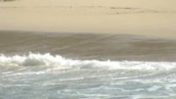 海岸の岩場で倒れている女性を釣り人が発見　その場で死亡確認　目立った外傷なく事件・事故の両面で捜査