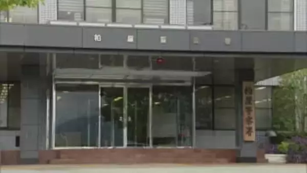 ヘルメットは未着用か　運送会社で作業中にスロープからフォークリフトごと落下　５７歳の男性が死亡