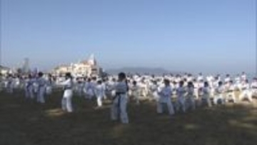 「寒かった　足の感覚がなくなるくらい」福岡市早良区の海岸で寒稽古