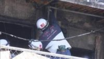 「黒煙が出ている」2階建てアパートで火災　火元の部屋から男性の遺体　一人暮らしの60代男性と連絡取れず