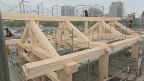 鴻臚館跡の北館東門の復元工事の様子を公開　福岡市　古代の迎賓館　国の史跡