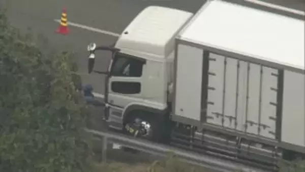 九州道（下り）でトラックに男性はねられ死亡　福岡・久留米IC～広川IC　通行止め