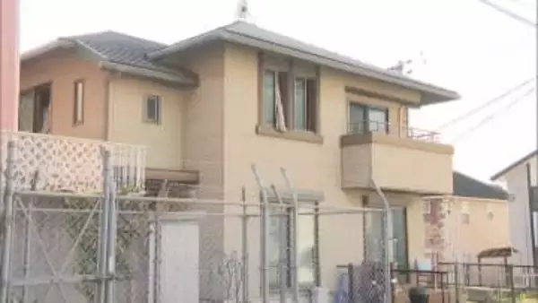 ２階建て住宅の焼け跡から81歳男性の遺体見つかる　ドアが開かないよう内側から細工された形跡