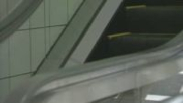 「性欲抑えきれず…」女子高生のスカートの中を盗撮しようとしたか　大学生（20）を現行犯逮捕　福岡・北九州市