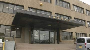 歩道に倒れていた男性死亡　ひき逃げの疑いも　福岡・八幡東区