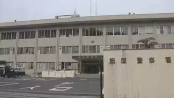 スーパーで女性の後ろにぴったりくっつく男　スカートの中にスマートフォンを入れ下着を撮影か　一部始終を見ていた男性が確保