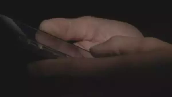 知人の20歳女子大学生に「久しぶりにエロいことしよ」メッセージ送信、ビデオ通話で下腹部見せるストーカー行為か　20歳男を逮捕