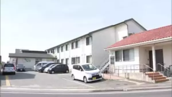 老人ホームで入所者暴行死　初公判で元介護士の男は起訴内容認める