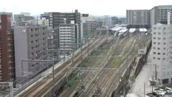 ｢何かが当たったような…｣朝ラッシュの列車内で21歳女子大学生の背後に立ち下腹部を押し当てたか　49歳会社員の男｢事実無根｣否認