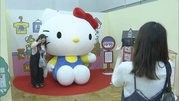 サンリオの”カワイイ”に包まれる　デパートに歴代キャラクターが集結　会場限定のグッズも　福岡