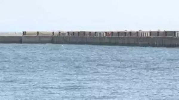 「死体のようなものが浮いている」深夜に釣り人が通報　岸壁近くの海で高齢とみられる女性の遺体を発見　北九州市若松区