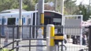 「あまり覚えていませんが、お尻を触ったような記憶はあります」列車内で隣に座る17歳女子高校生に痴漢か　58歳会社員の男を逮捕