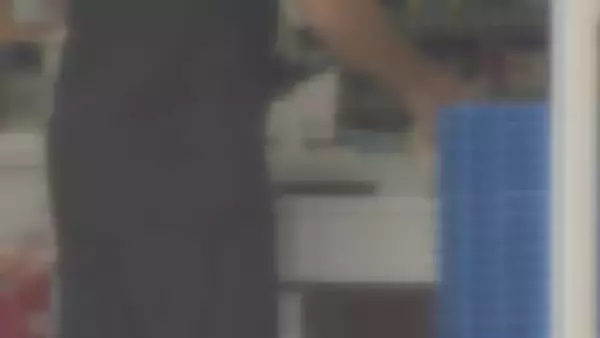 コンビニでタバコを盗んだうえ、通報中の女性店員に体当たりしてけがをさせ逃走か　アルバイトの15歳少年を強盗傷害容疑で逮捕