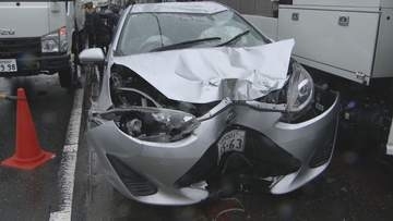 ８６歳男性が運転する乗用車が横断歩道を渡っていた女性（４２）はね電柱に衝突　女性は意識不明の重体　福岡県朝倉市