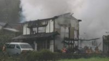 未明に住宅一棟が全焼する火事　住人の男性（７９）が顔や腕に軽いやけど　福岡・宮若市