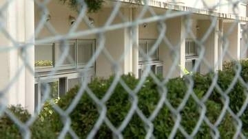 介護施設に入所する70代女性に暴行か　介護士の男(33)を逮捕　男は「スキンシップの一環でした」容疑を否認　佐賀