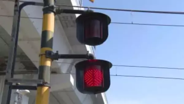 踏切で成人男性が特急電車と接触し死亡　西鉄天神大牟田線、一部区間で一時運転見合わせ　福岡