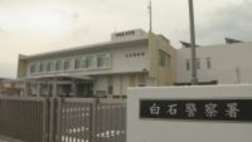 「２台の車が横転している」高齢者同士の交通事故　軽バンと軽乗用車が衝突　軽乗用車の後部座席に乗っていた７０歳女性が死亡