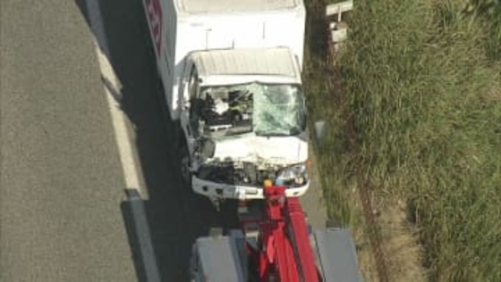 追突事故で一時渋滞