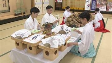 【博多祇園山笠】山笠が描かれた扇子や手ぬぐいなど約1万2000点の縁起物　10日午後から販売開始田神社