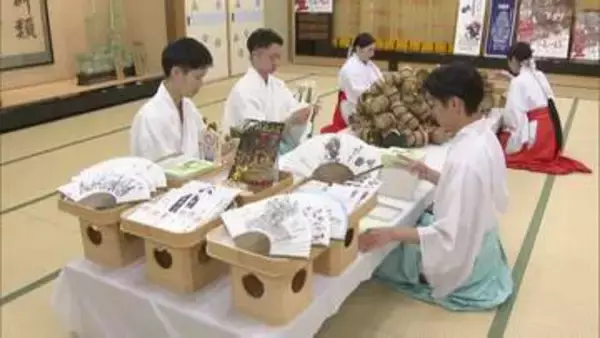 【博多祇園山笠】山笠が描かれた扇子や手ぬぐいなど約1万2000点の縁起物　10日午後から販売開始櫛田神社